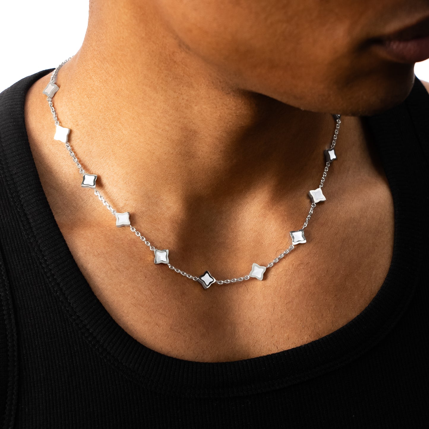 Chaîne Flower câble Argentée - Motif Blanc