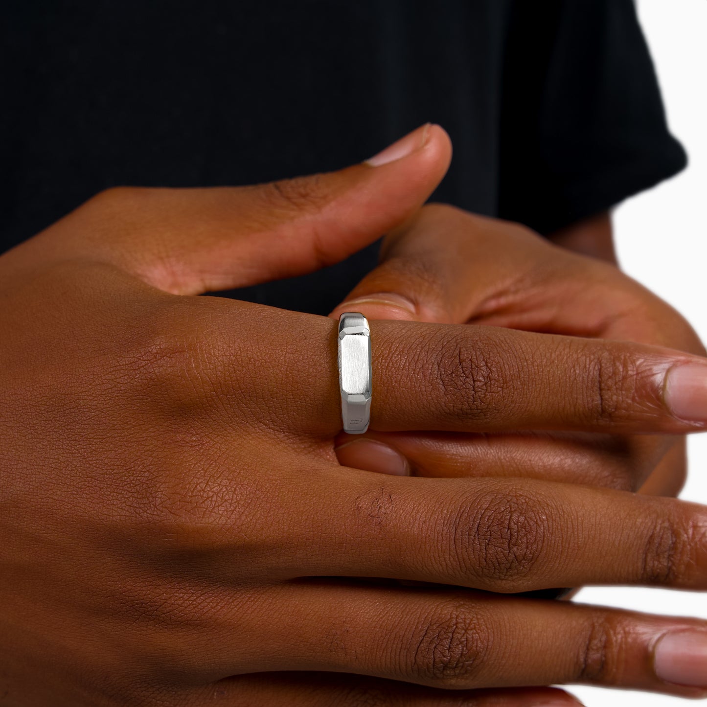 Silver ring signet