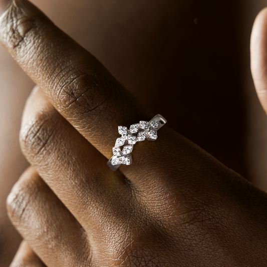 Iced triple crossed star ring - Silver