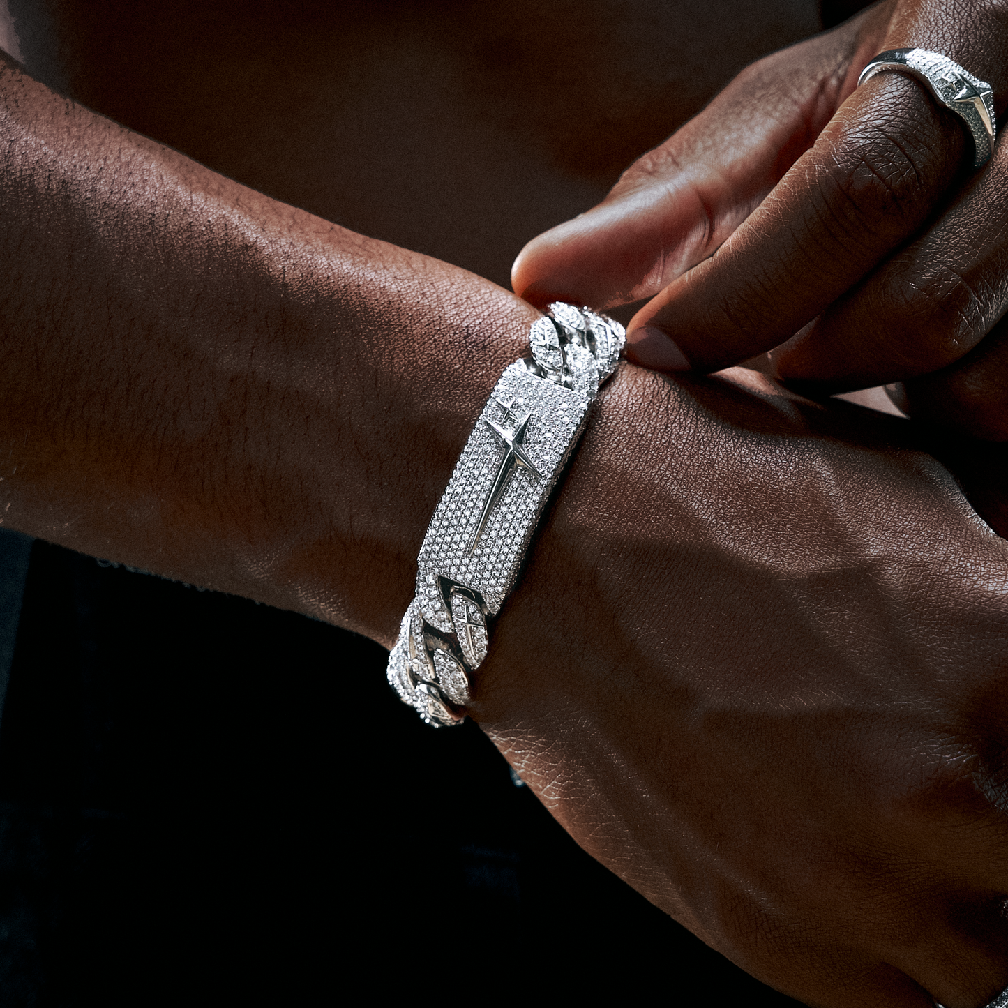 Iced Icon Cuban Link Plate Bracelet 15mm Silver