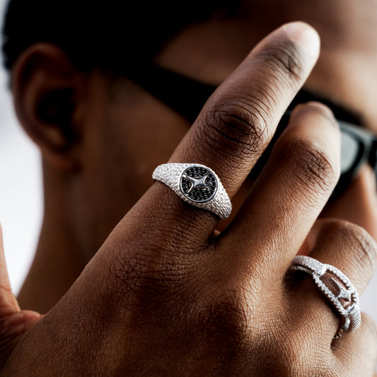 Iced Round signet ring argentée