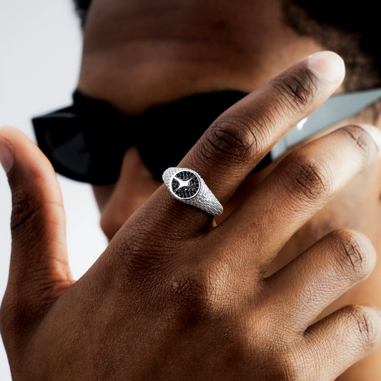 Iced Round signet ring argentée