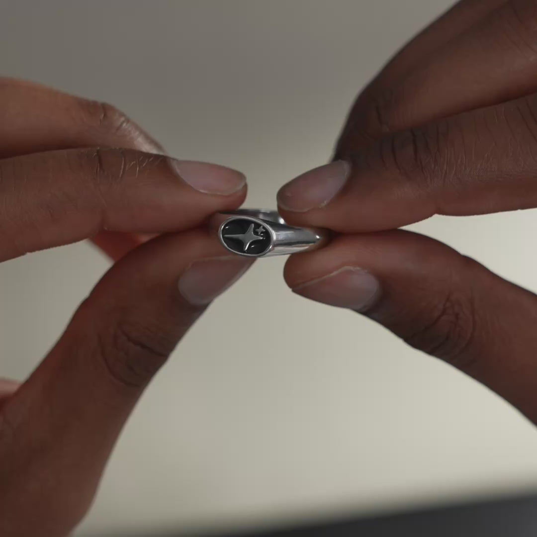 Signature Oval signet ring silver – Make it shine
