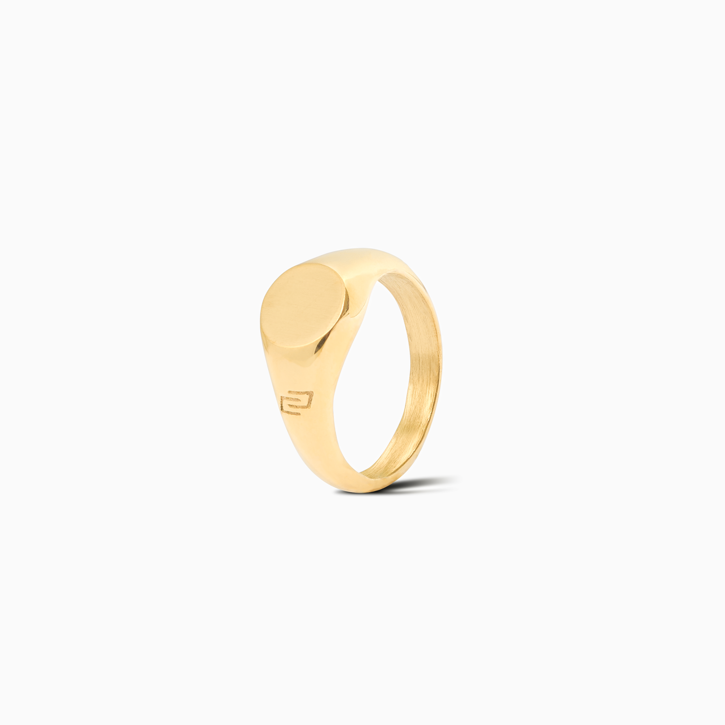 Round golden ring signet